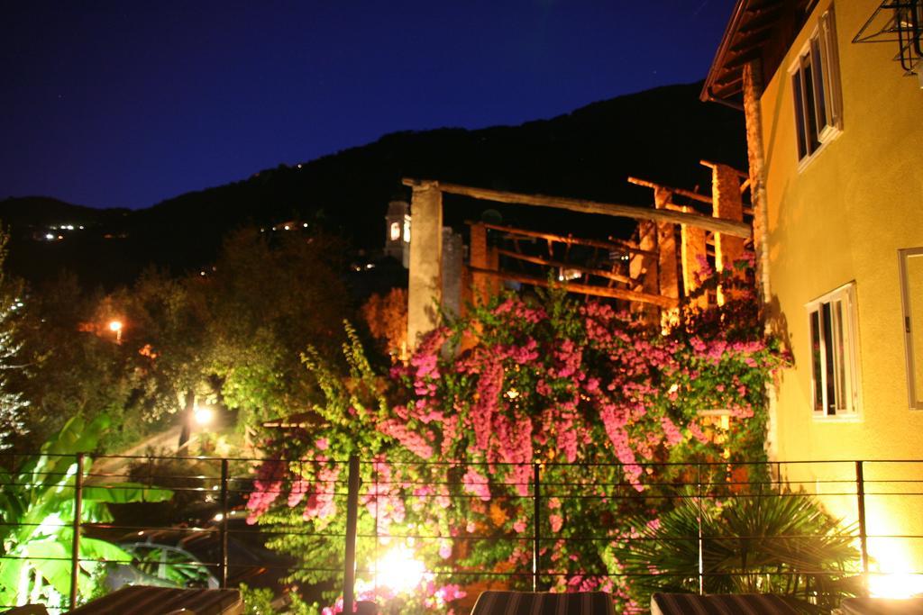 Villa Residence La Limonaia Гарняно Стая снимка