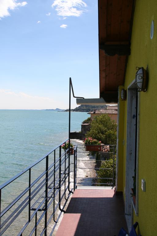 Villa Residence La Limonaia Гарняно Стая снимка